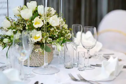 Why Renting Artificial Flowers Is A Smart Choice For Your Wedding Unveiling 6 Benefits
