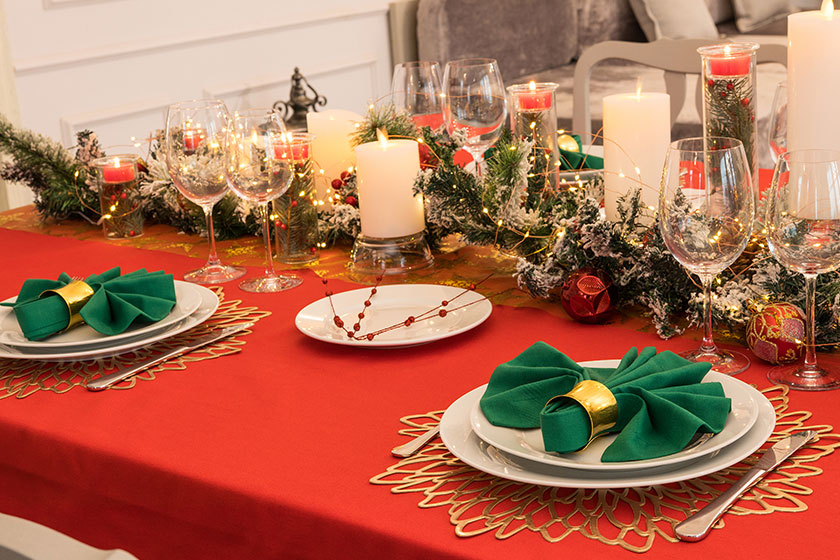 Beautiful table setting with Christmas decorations