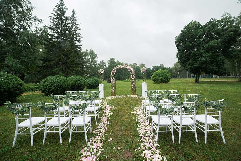 3 Backyard Wedding Ideas For A Meaningful Ceremony